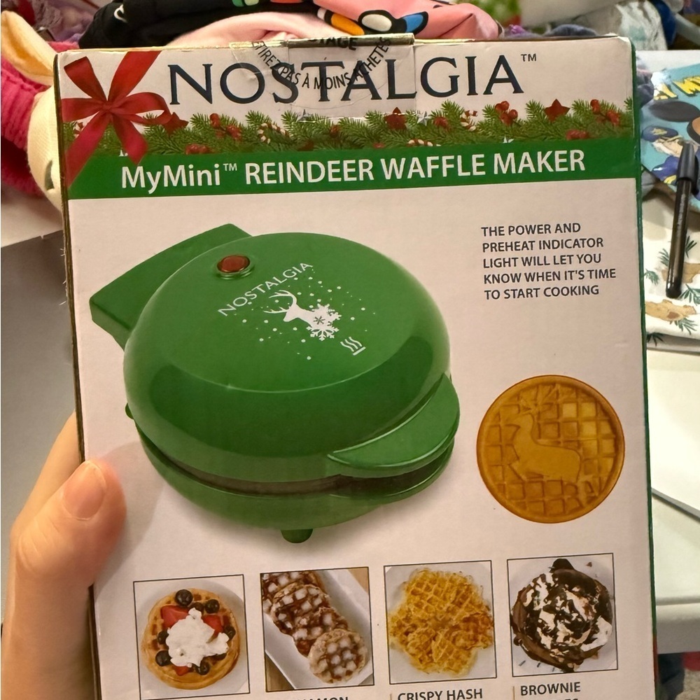 Nostalgia MyMini Festive Waffle Maker - Green